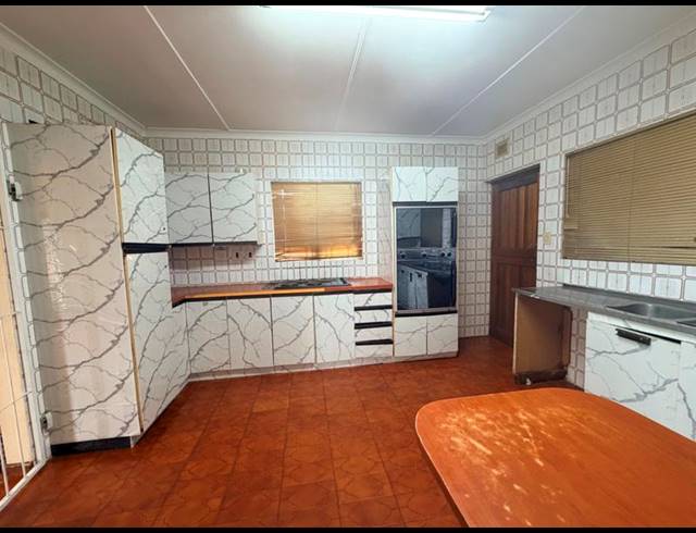 3 BEDROOM PROPERTY TO RENT IN RESERVOIR HILLS